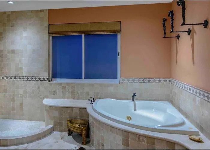 Tortuga-world Class Ocean Front Villa5 500ft Holiday home *